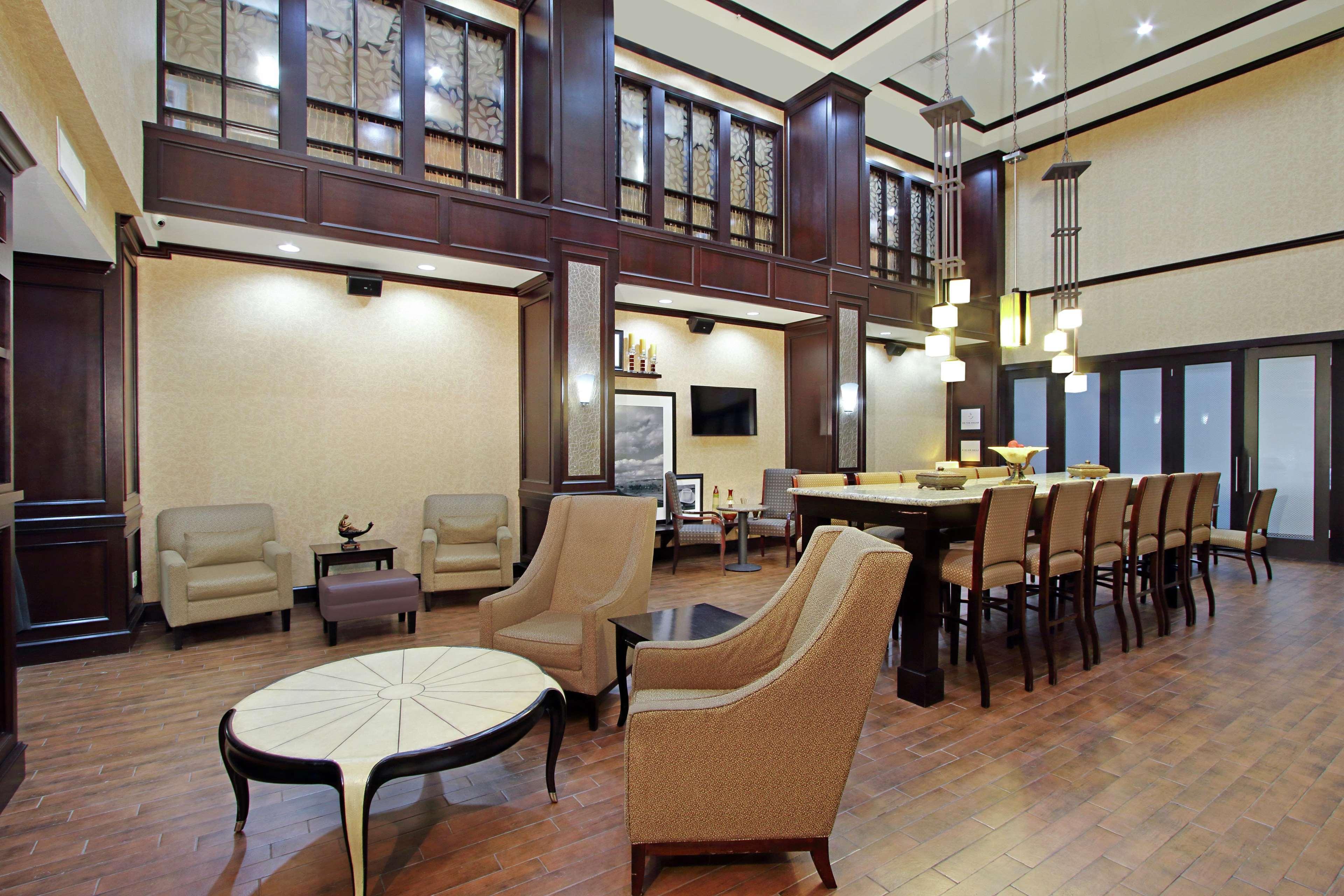 Hampton Inn & Suites Buffalo Экстерьер фото