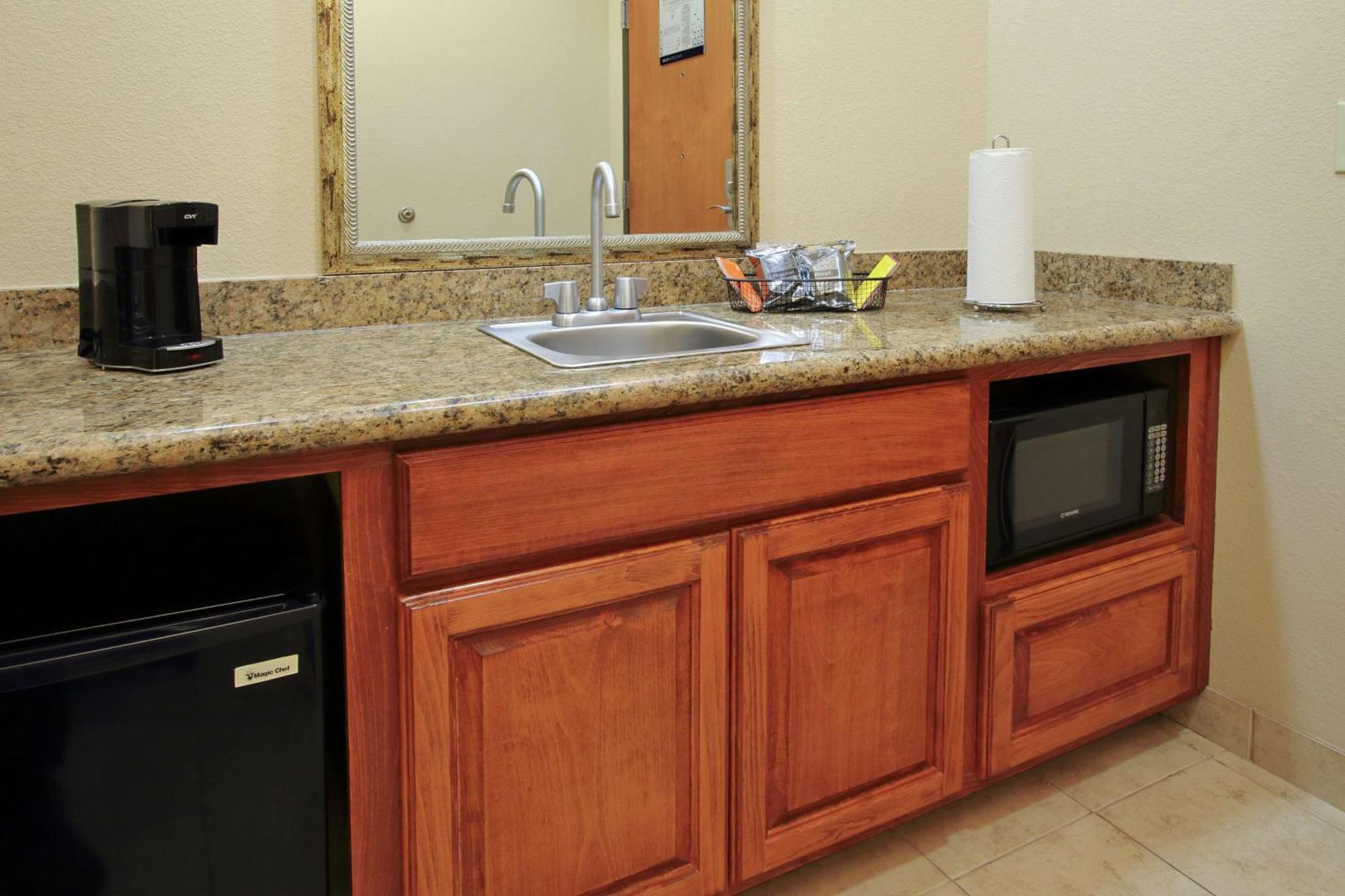 Hampton Inn & Suites Buffalo Экстерьер фото