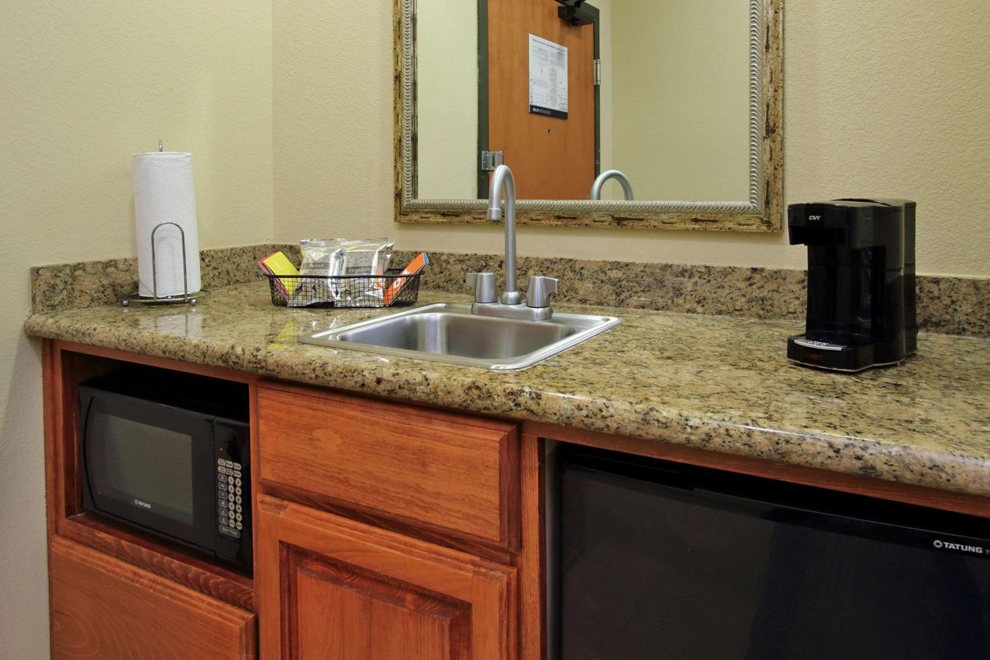Hampton Inn & Suites Buffalo Экстерьер фото