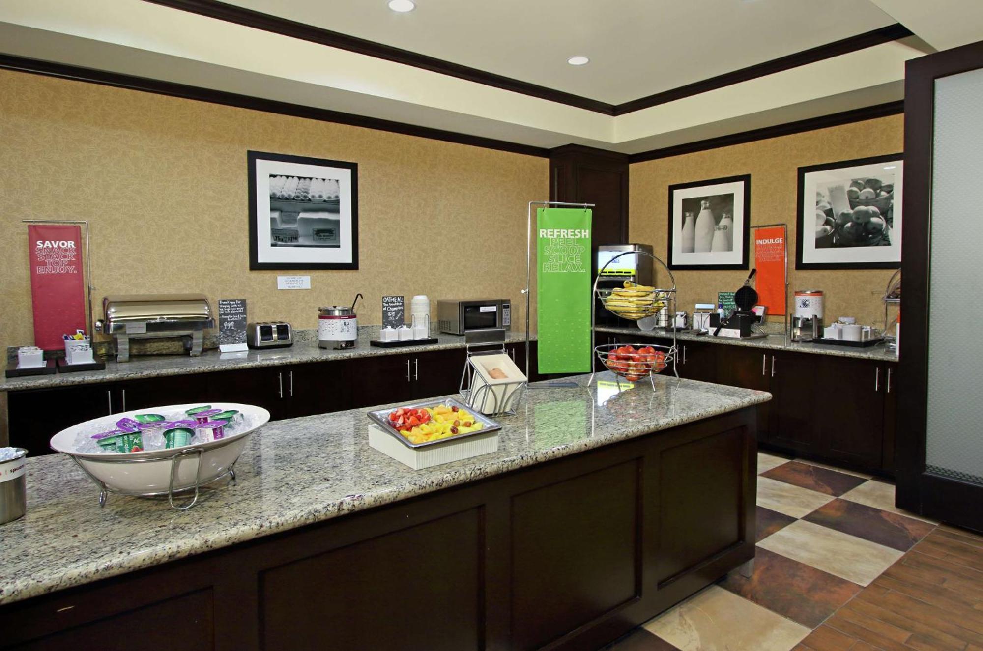 Hampton Inn & Suites Buffalo Экстерьер фото